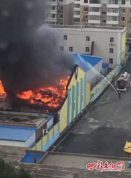 長春燒傷醫院附近廠房著火 現場濃煙滾滾