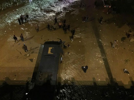 北京通州區潞陽橋大客車墜橋